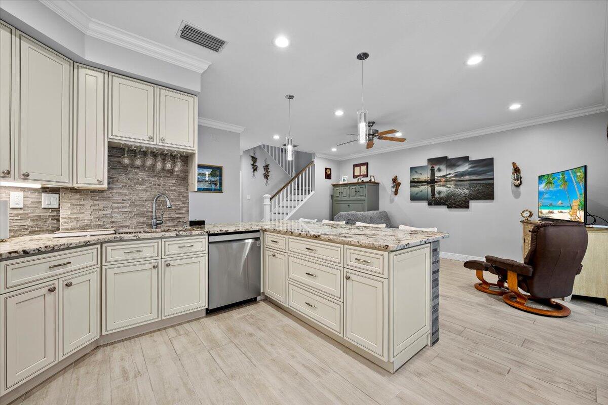 2041 Staysail Jupiter, FL 33477