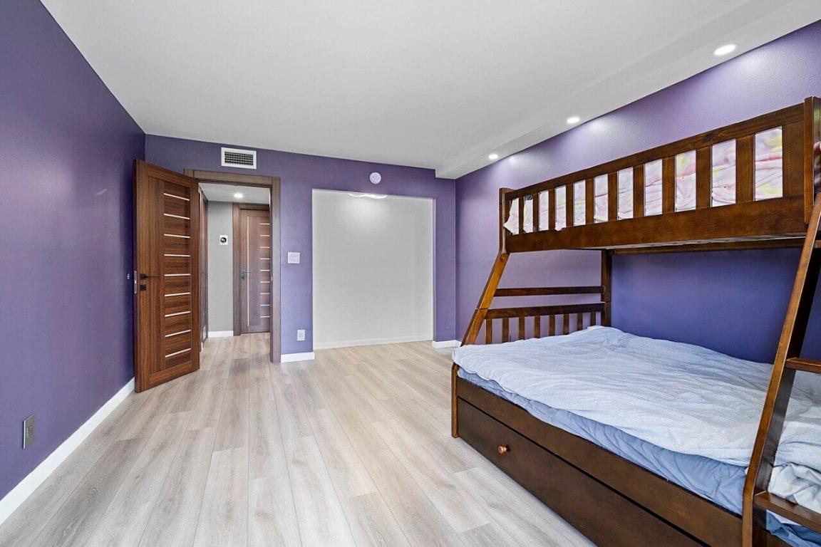 image Arlen House East11