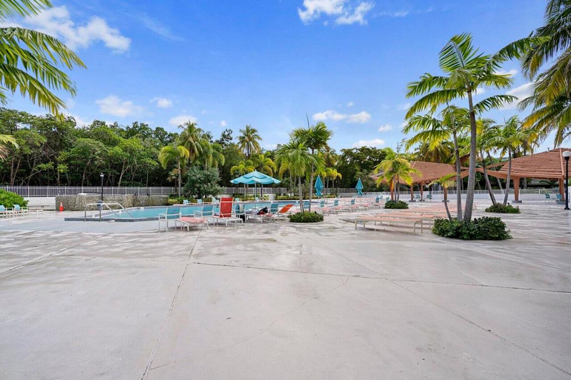 image Arlen House East14