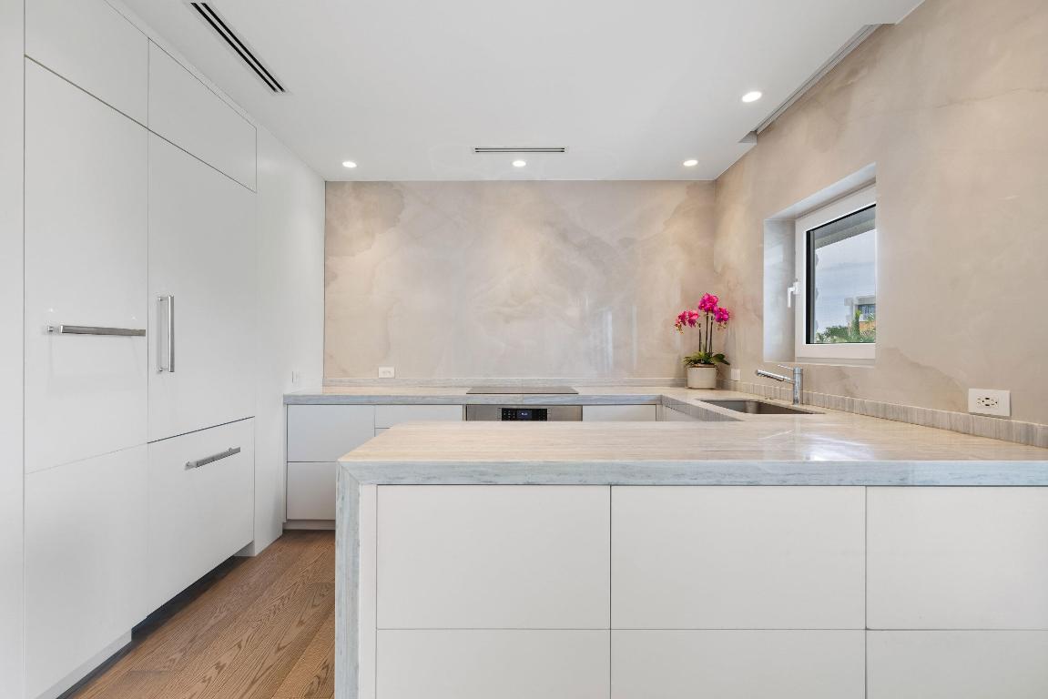 300 S Ocean #3f & 3g