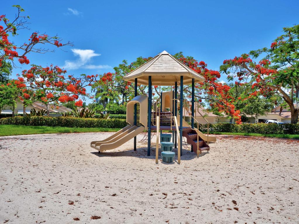 3038 30th Jupiter, FL 33477