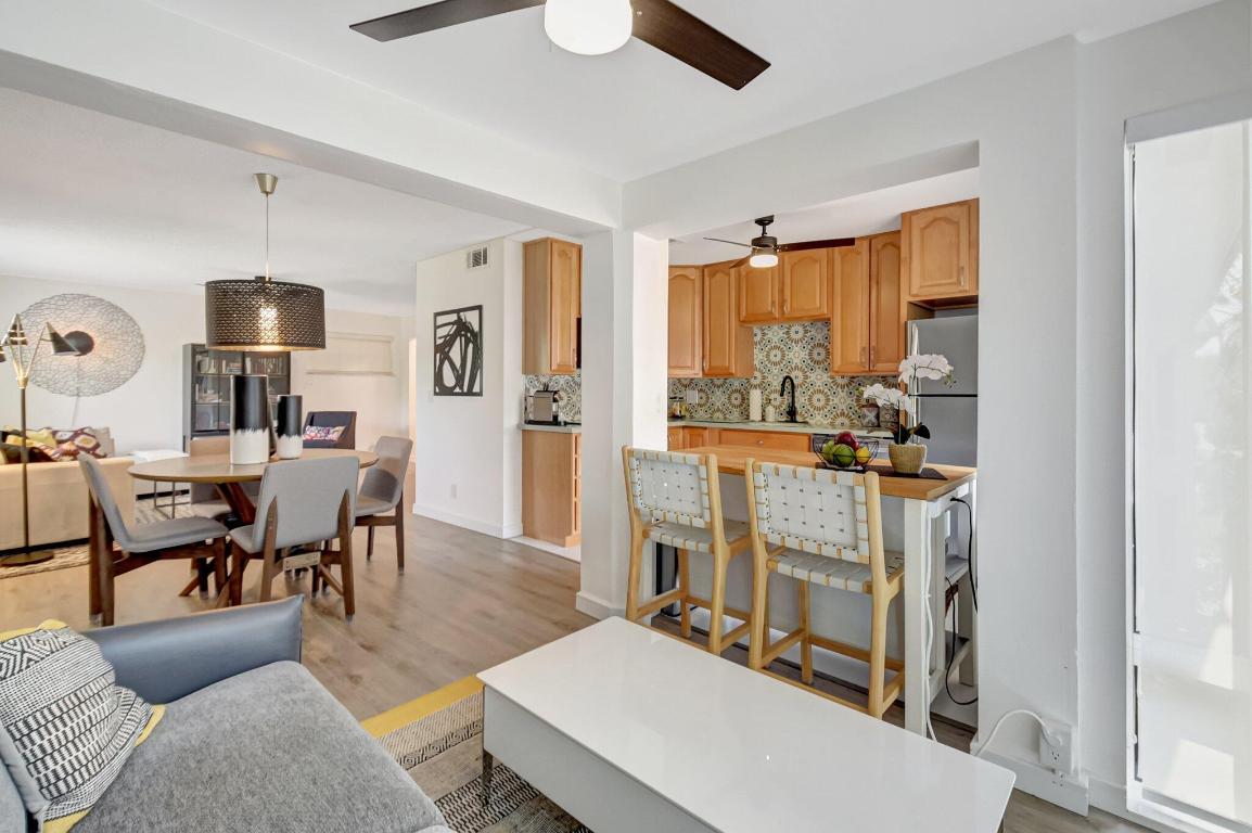 23 Colonial Clb #204