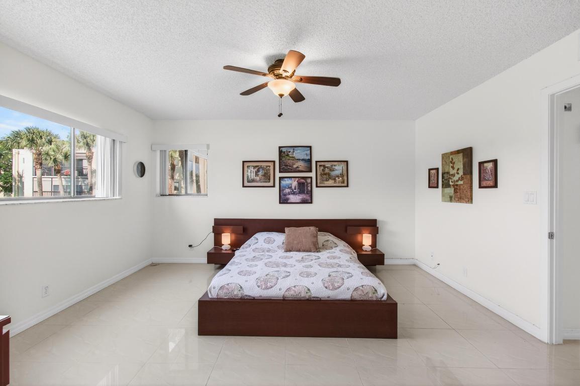 5130 Las Verdes #207 Delray Beach, FL 33484