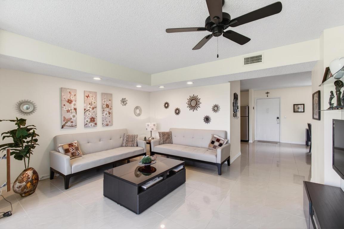 5130 Las Verdes #207 Delray Beach, FL 33484