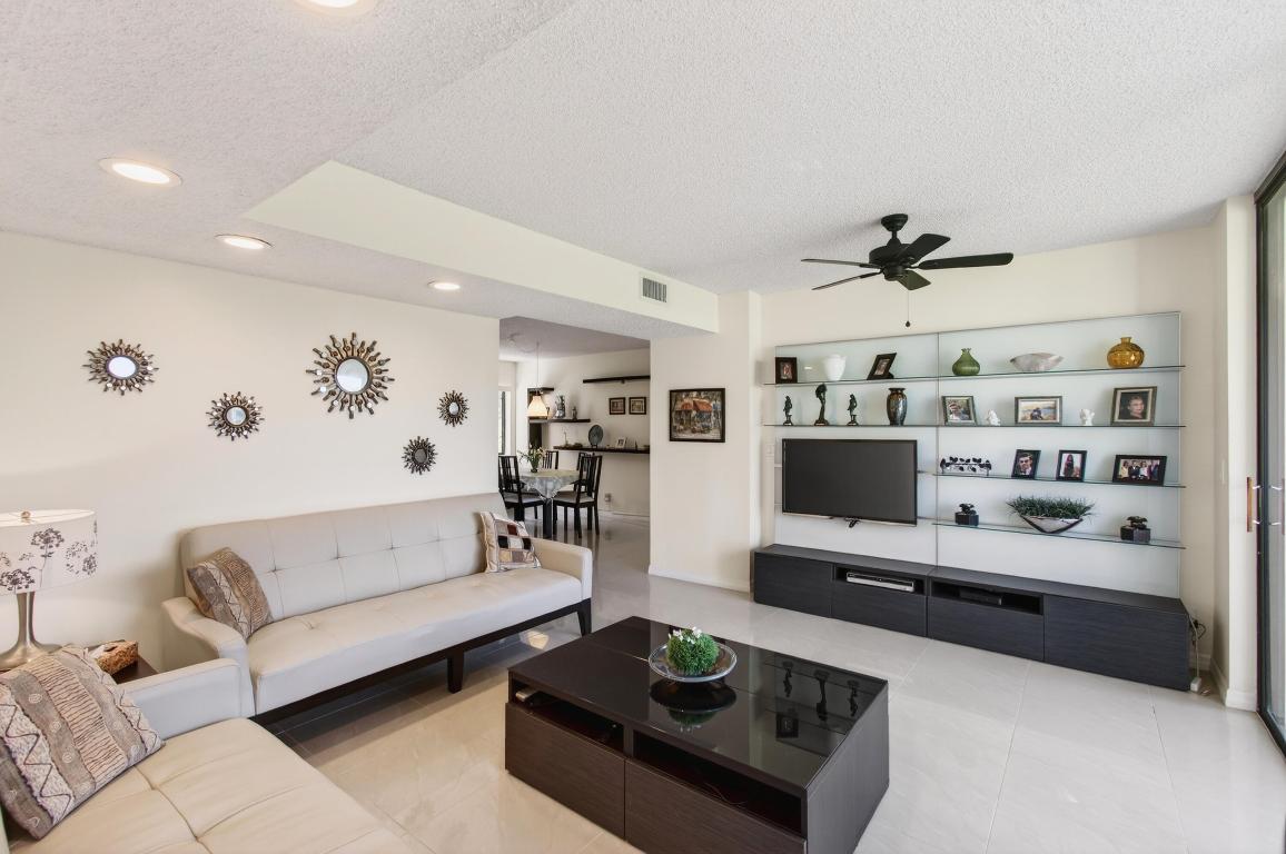 5130 Las Verdes #207 Delray Beach, FL 33484