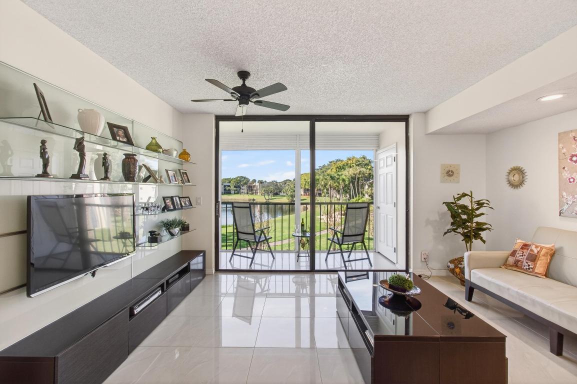 5130 Las Verdes #207 Delray Beach, FL 33484