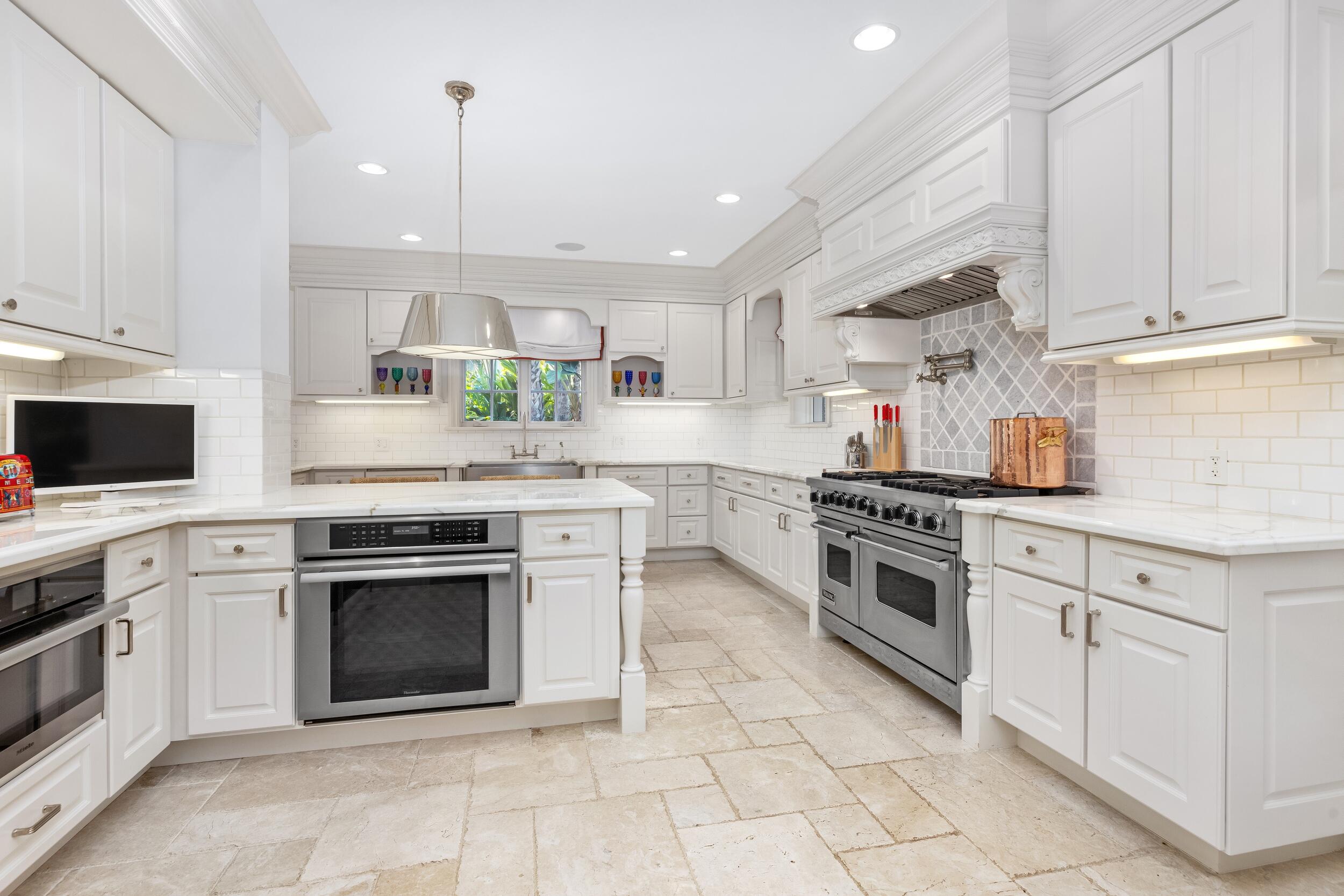 9 Via Vizcaya Palm Beach, FL 33480