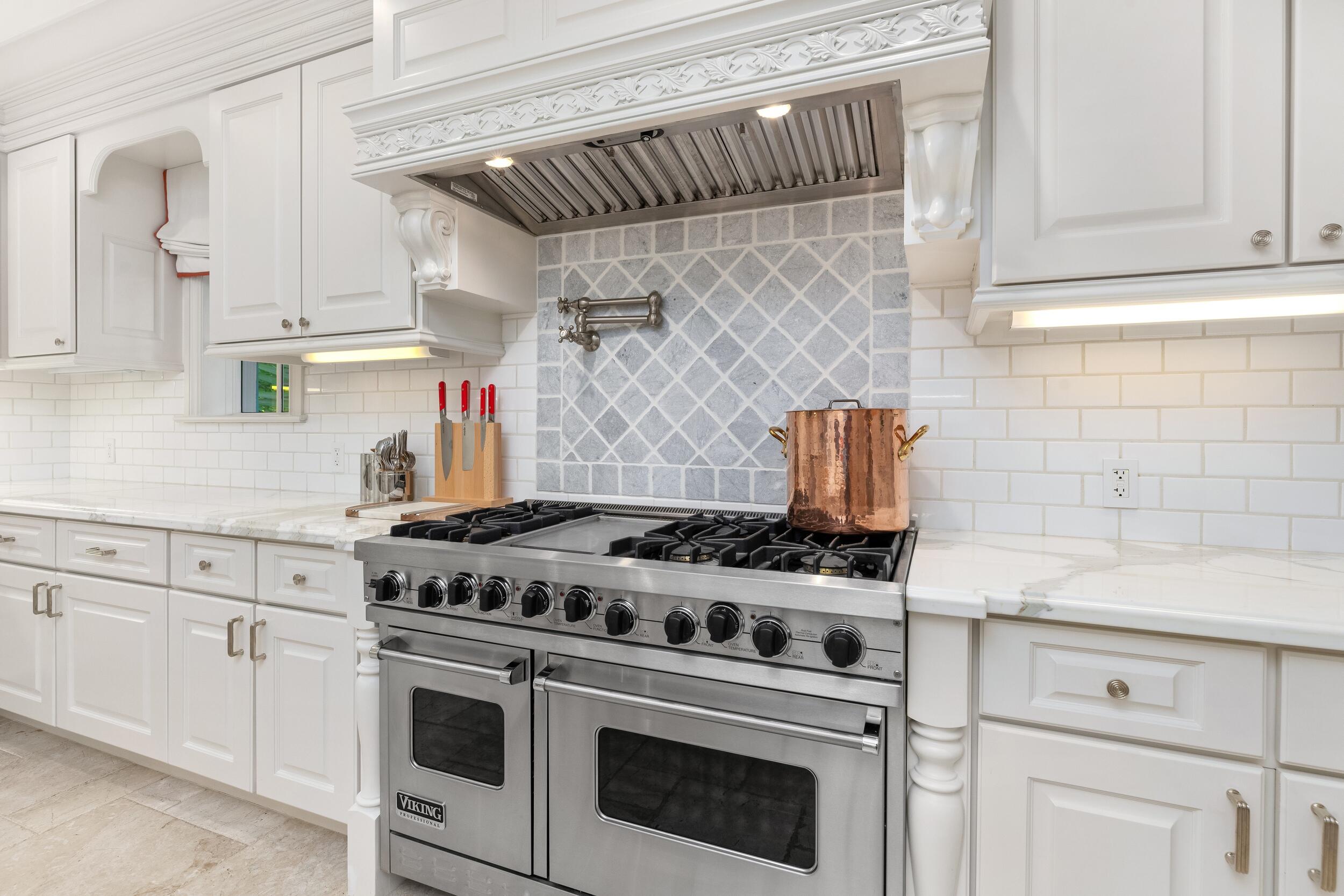 9 Via Vizcaya Palm Beach, FL 33480