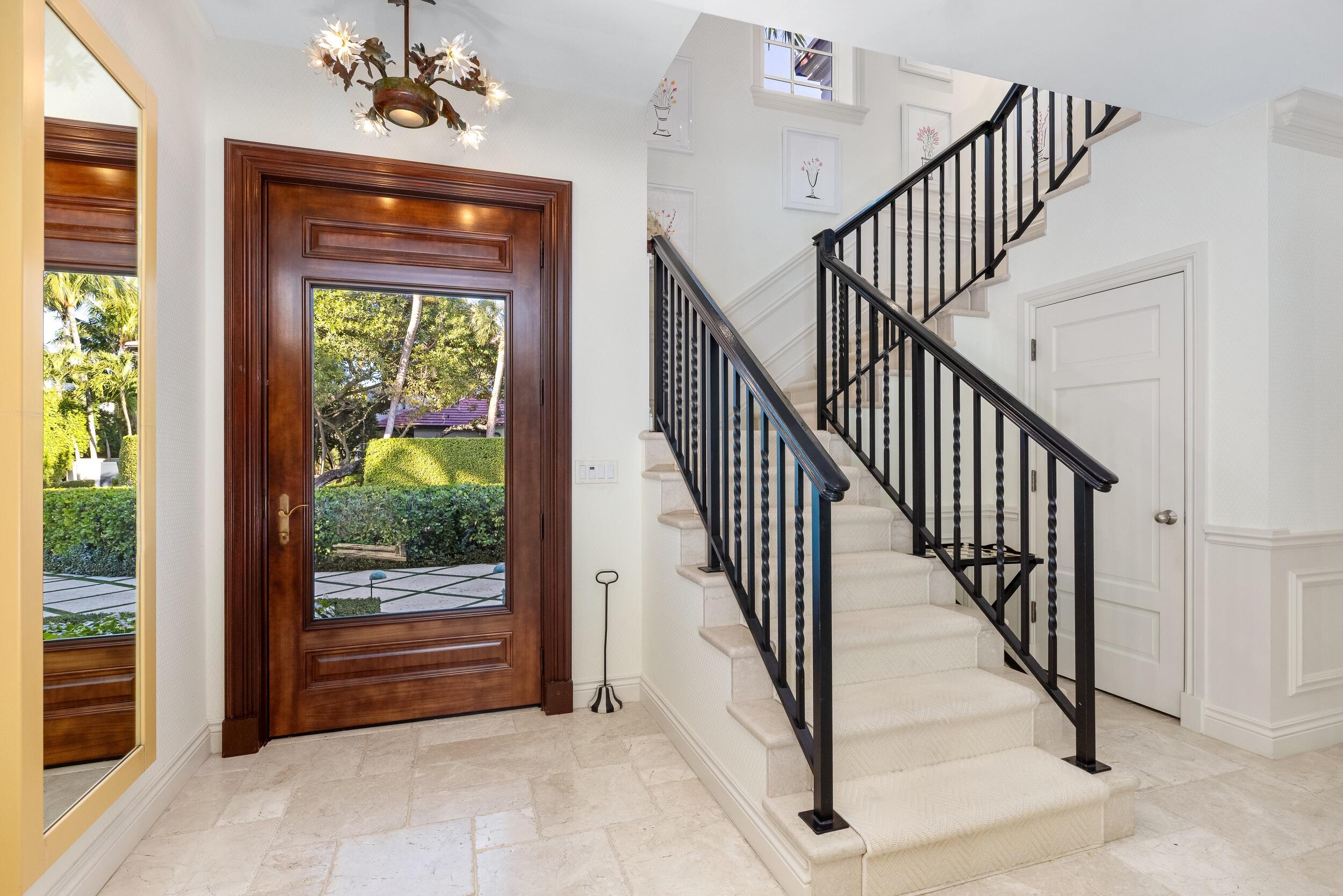 9 Via Vizcaya Palm Beach, FL 33480