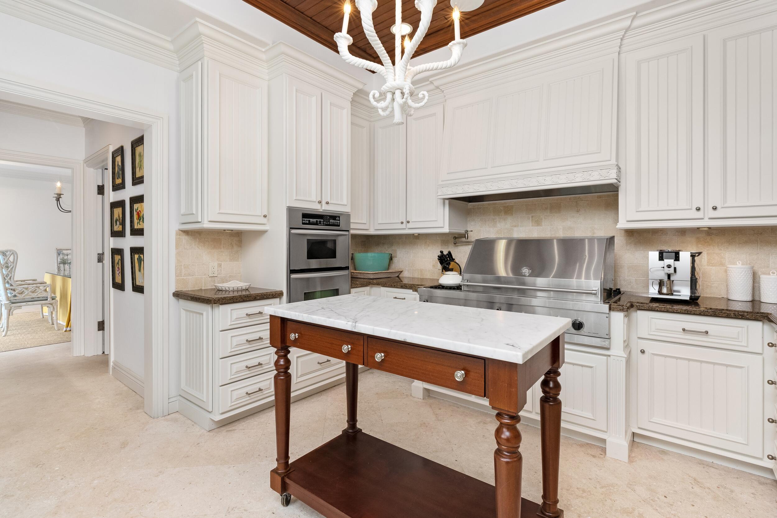 9 Via Vizcaya Palm Beach, FL 33480