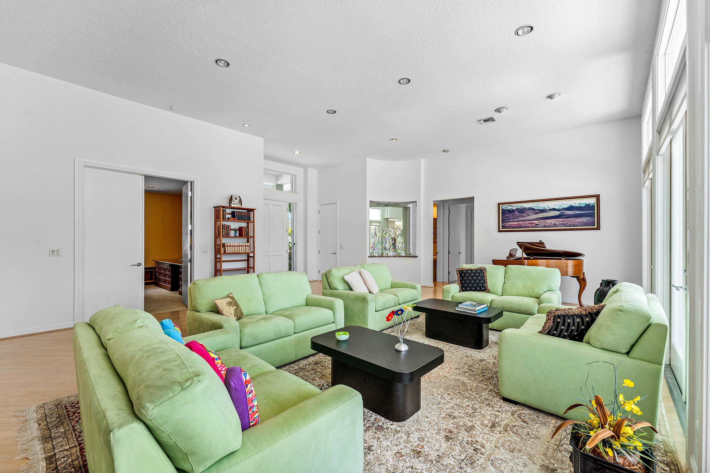 4 Sutton Boynton Beach, FL 33436