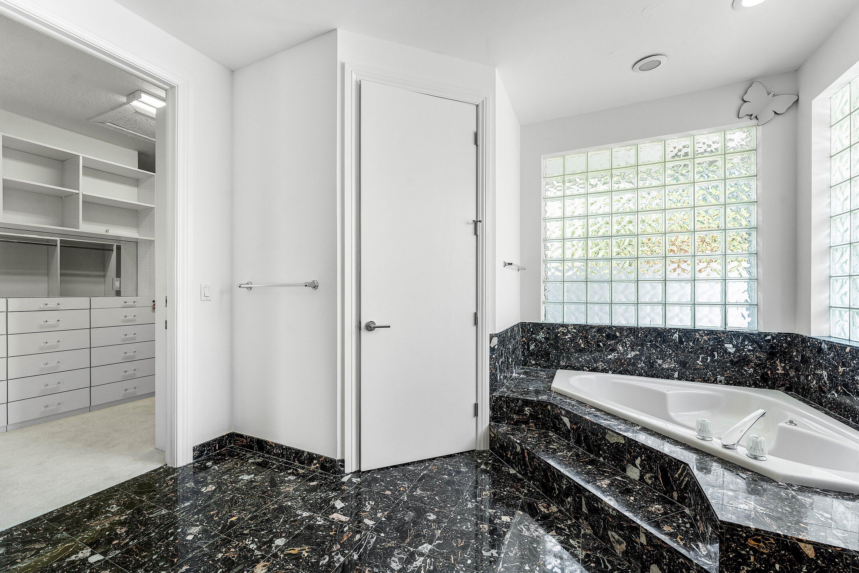 4 Sutton Boynton Beach, FL 33436