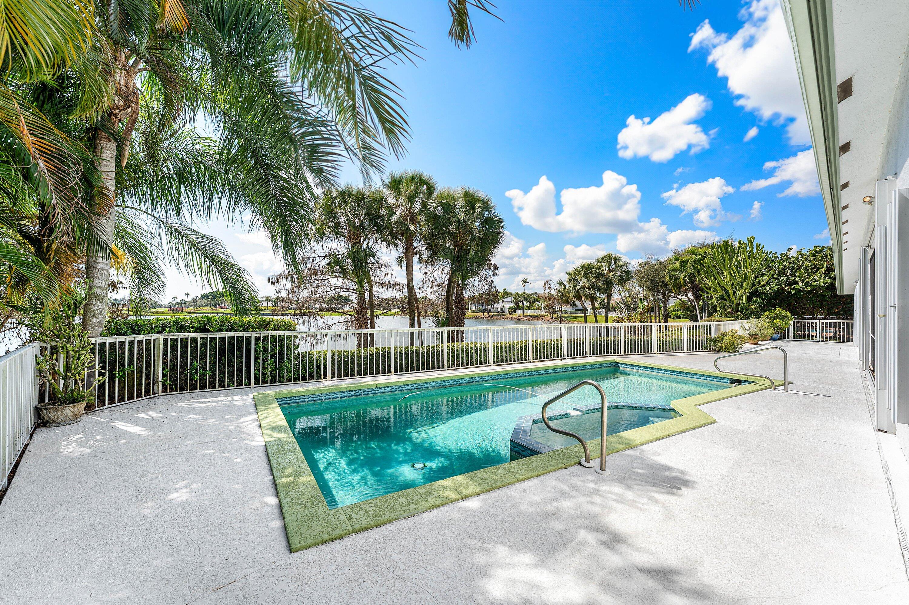 4 Sutton Boynton Beach, FL 33436