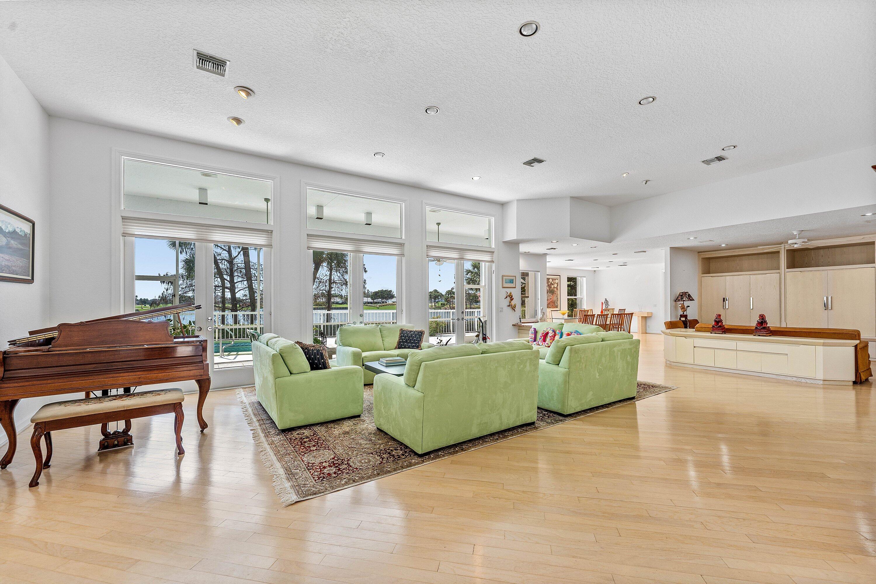 4 Sutton Boynton Beach, FL 33436