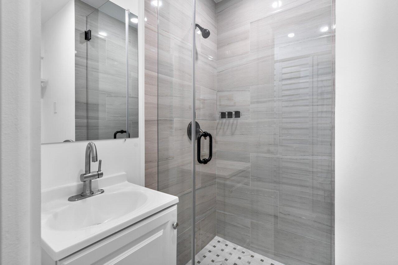 126 NE 4th Delray Beach, FL 33483