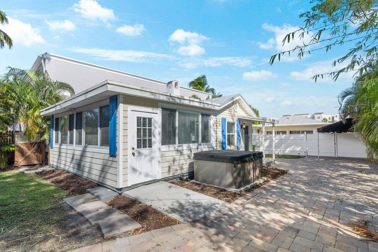 126 NE 4th Delray Beach, FL 33483