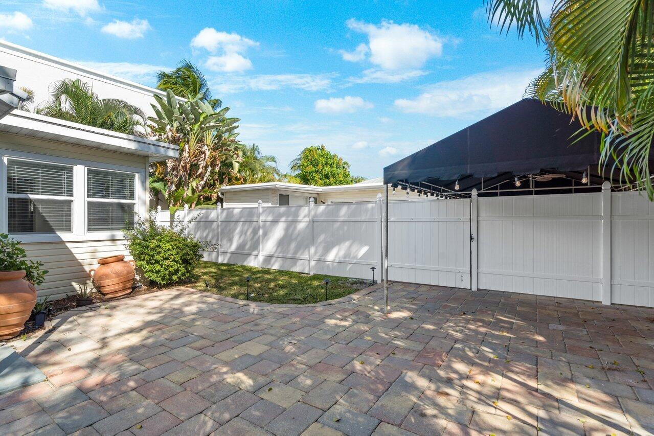 126 NE 4th Delray Beach, FL 33483