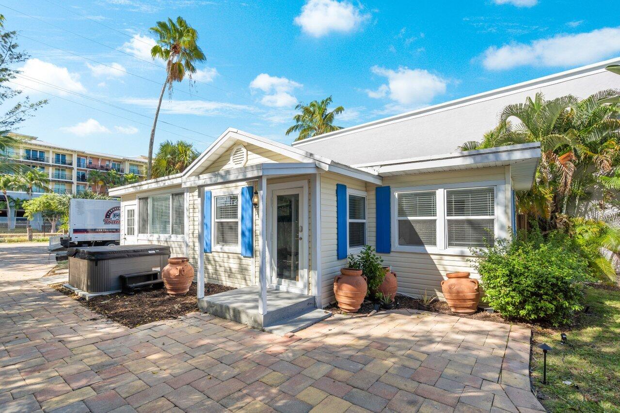 126 NE 4th Delray Beach, FL 33483