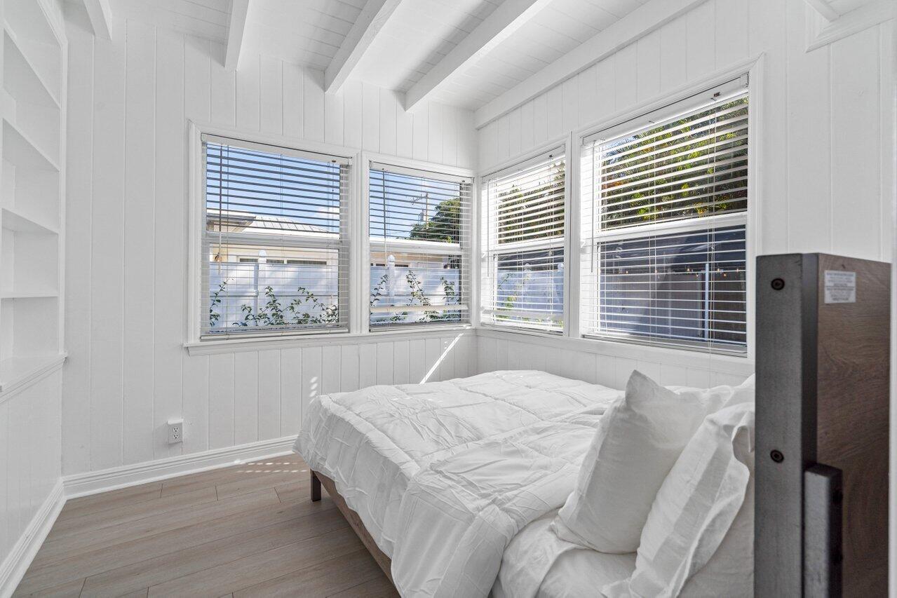 126 NE 4th Delray Beach, FL 33483