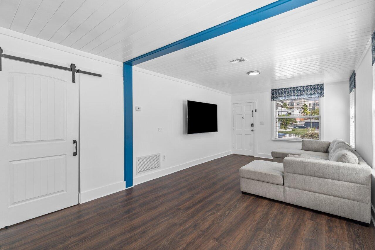 126 NE 4th Delray Beach, FL 33483