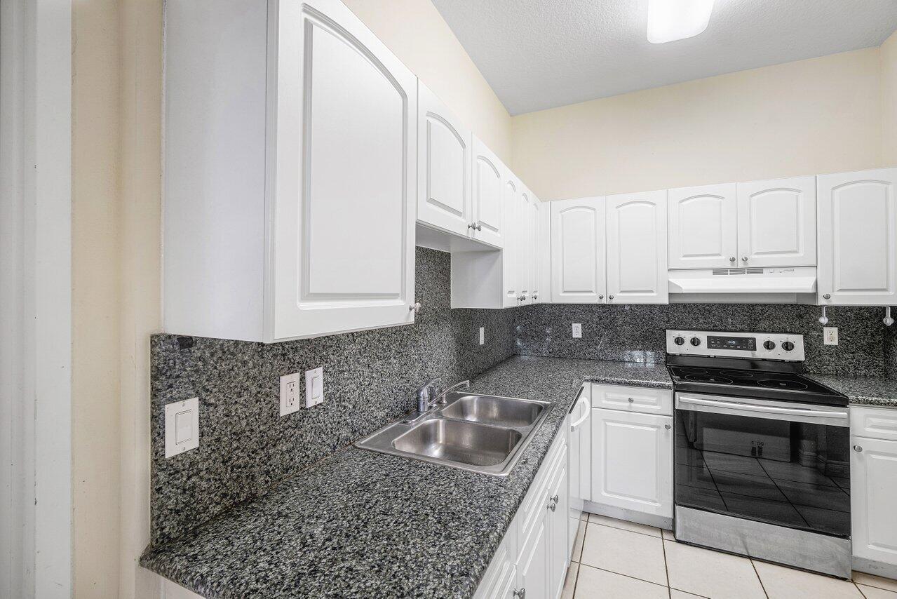 2501 Venetian Boynton Beach, FL 33426