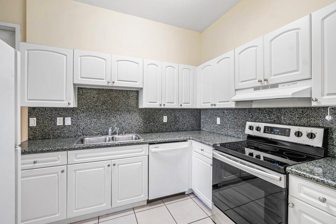 2501 Venetian Boynton Beach, FL 33426