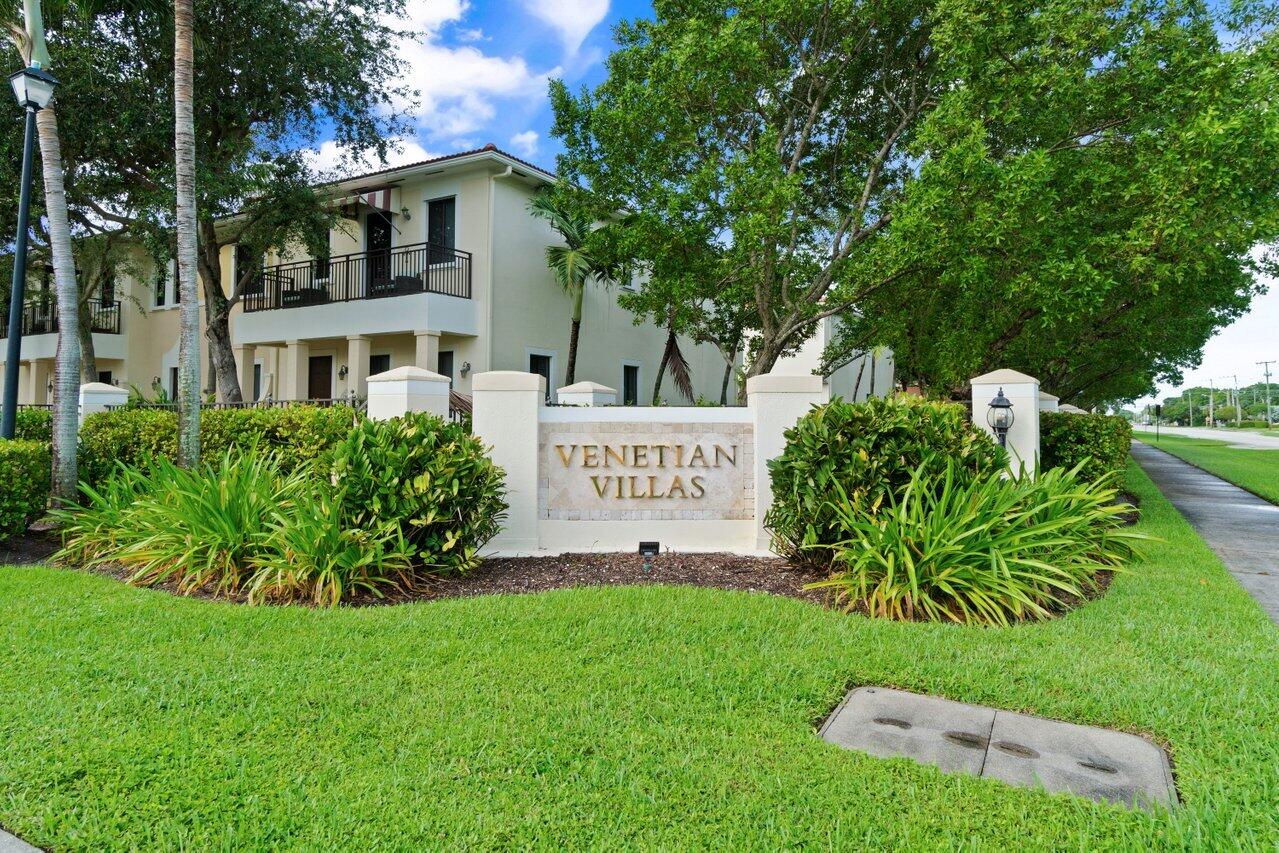 2501 Venetian Boynton Beach, FL 33426