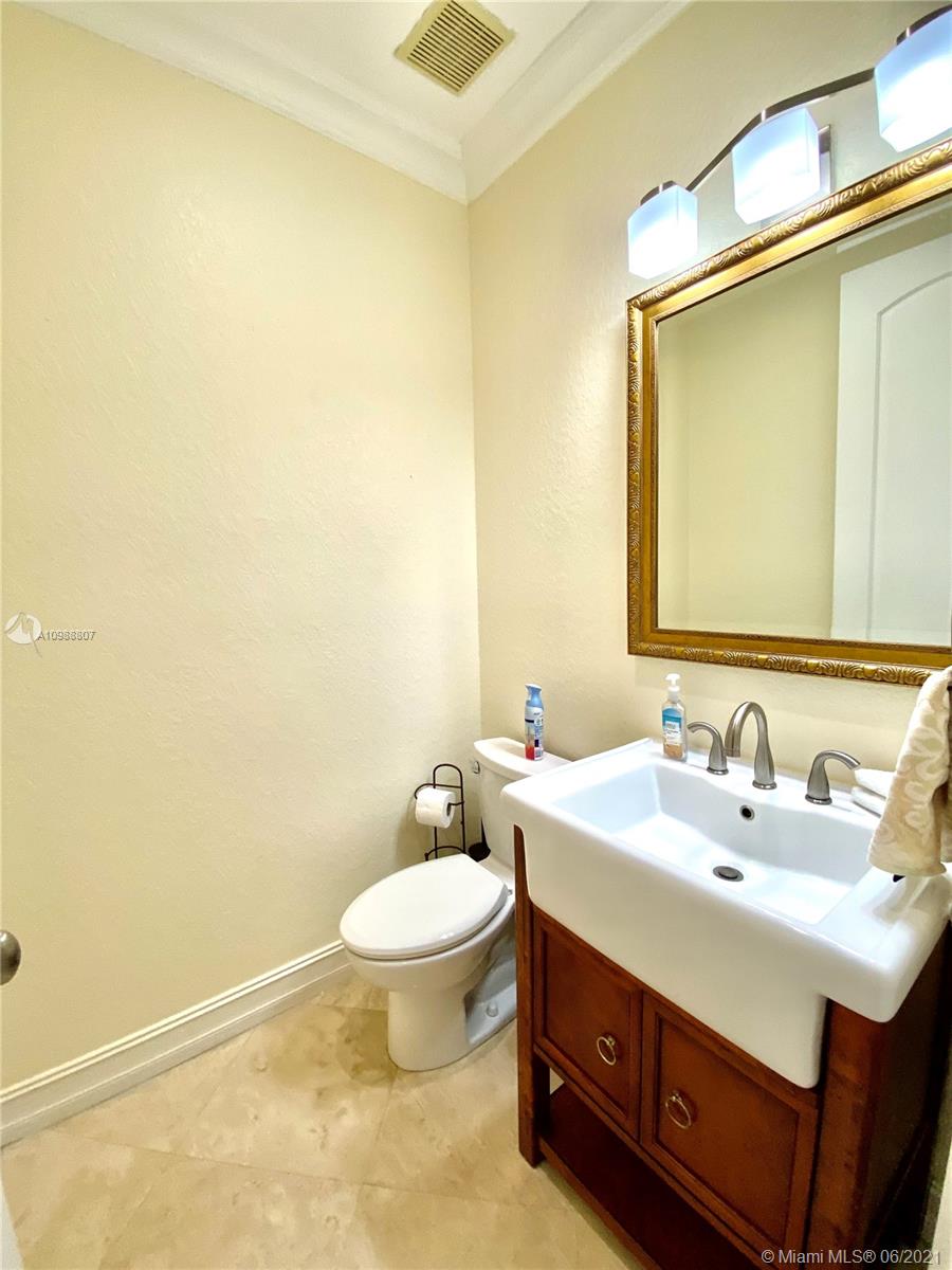 Undisclosed Address Hollywood, FL 33019