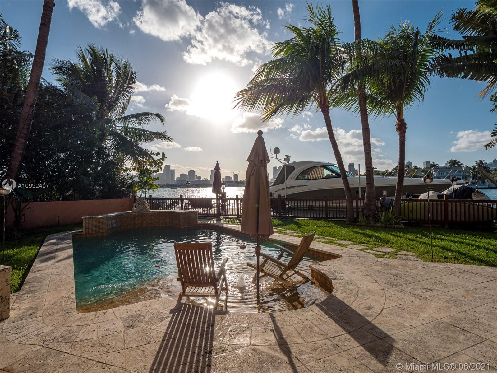 206 W San Marino Dr