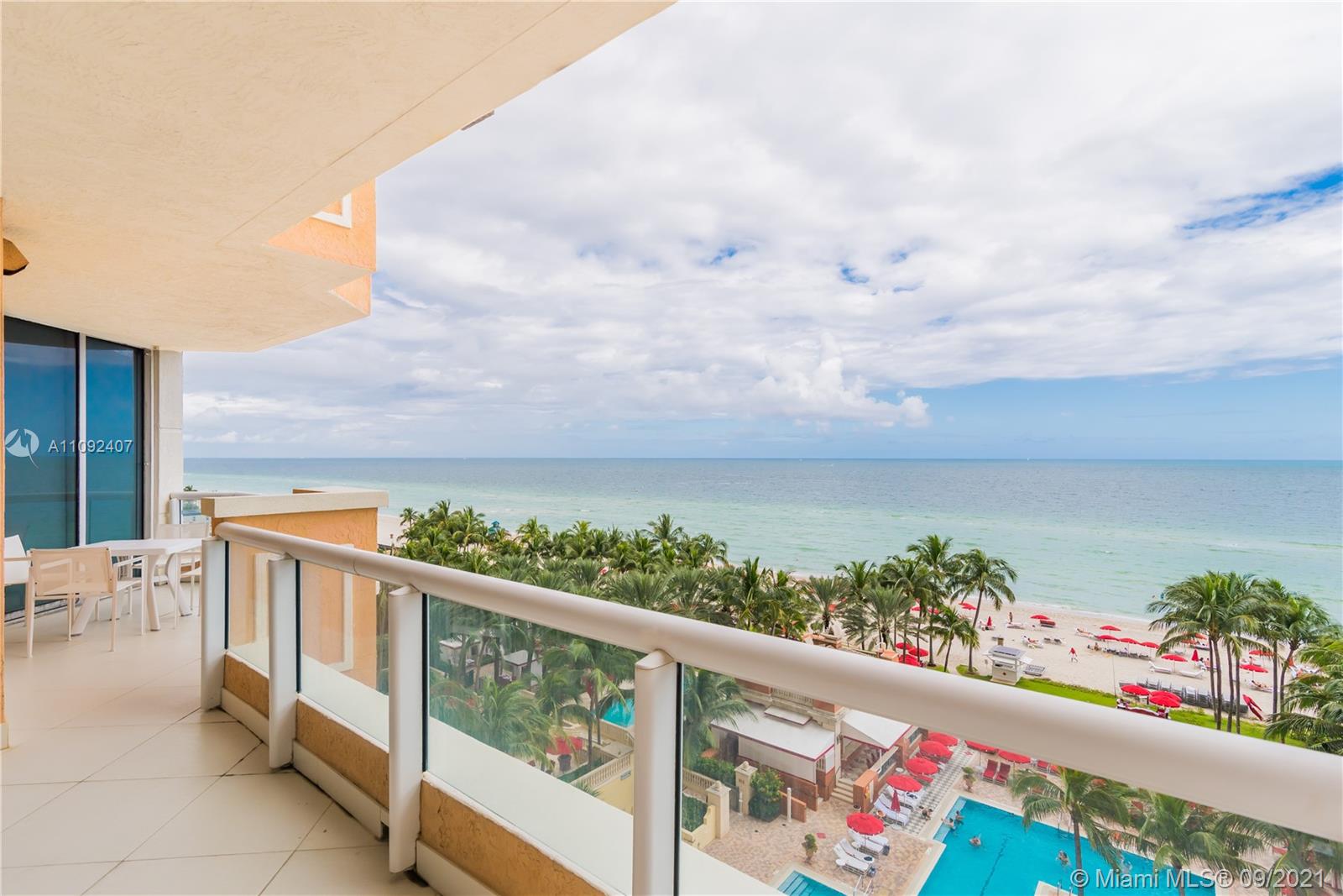 17875 Collins Ave #806