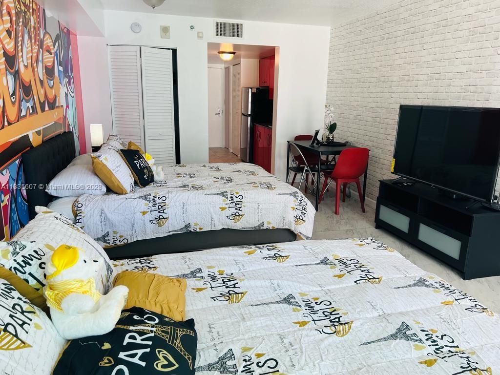 image The Club at Brickell Bay0