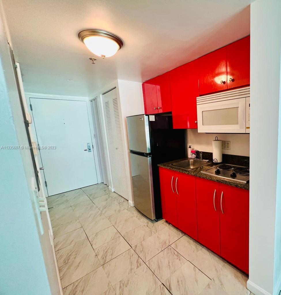 image The Club at Brickell Bay10