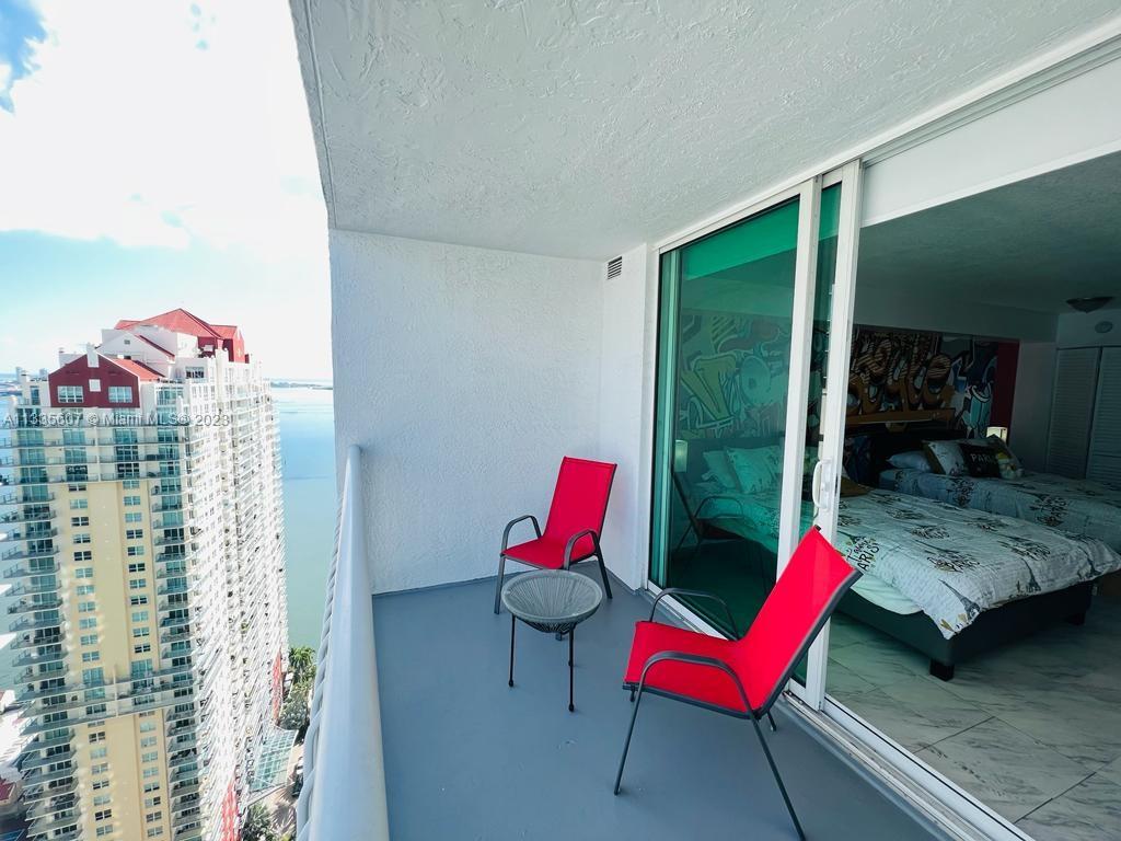 image The Club at Brickell Bay1