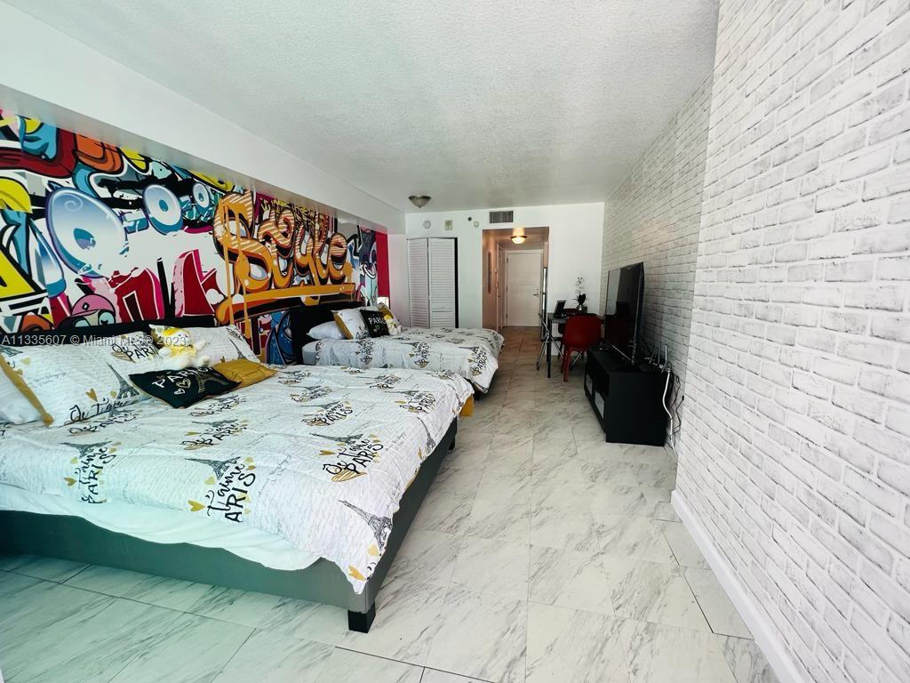 image The Club at Brickell Bay6