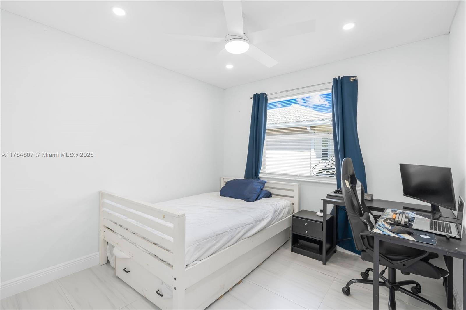 image Royal Garden11