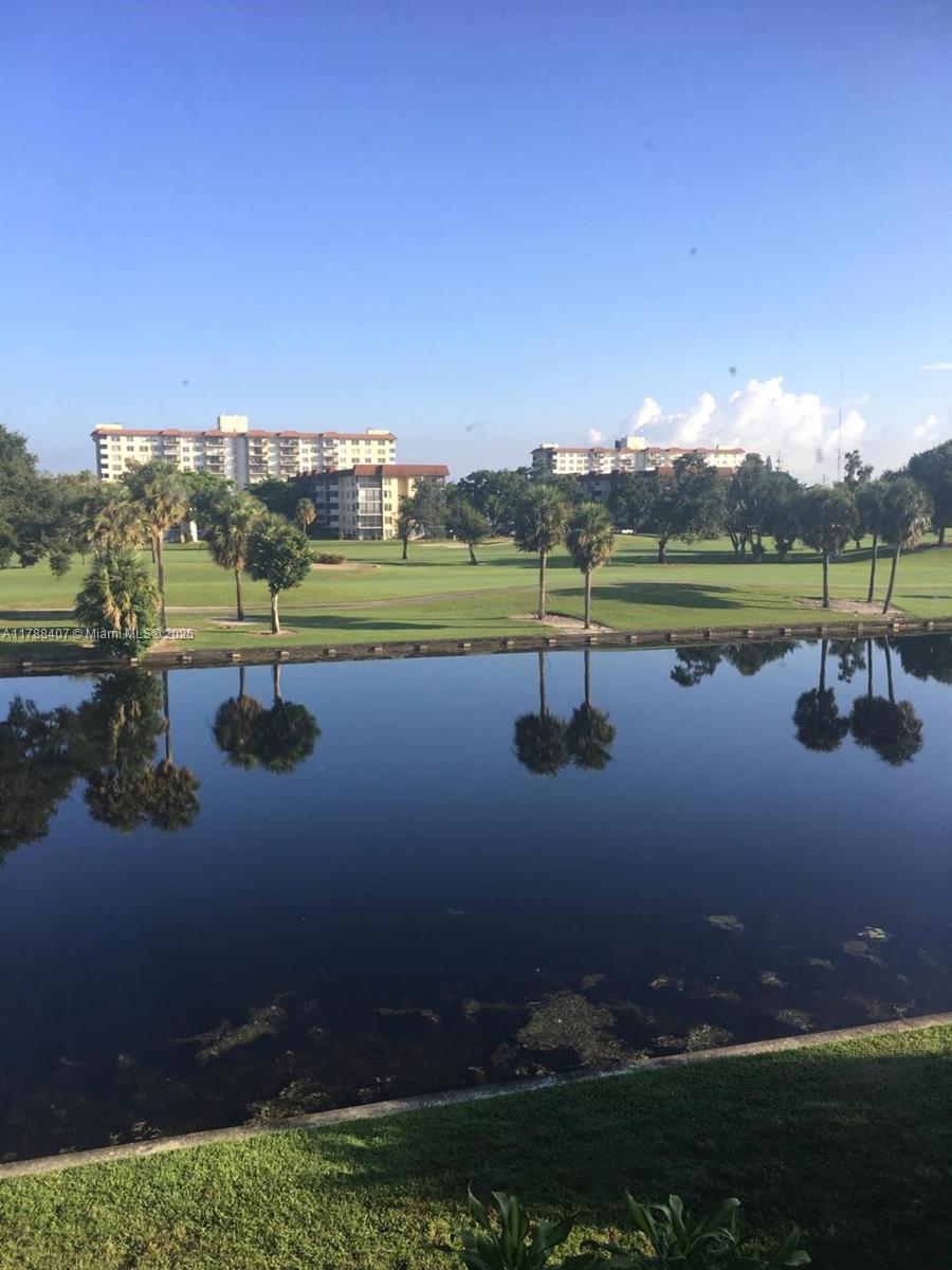 3740 Inverrary Dr #3D