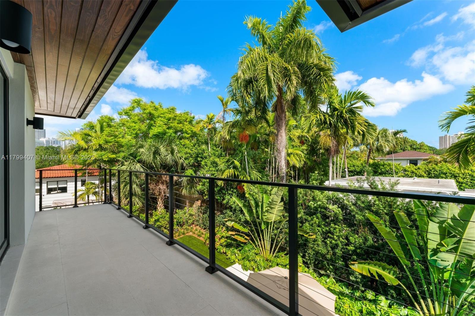 2323 SW 2nd Ave Miami, FL 33129