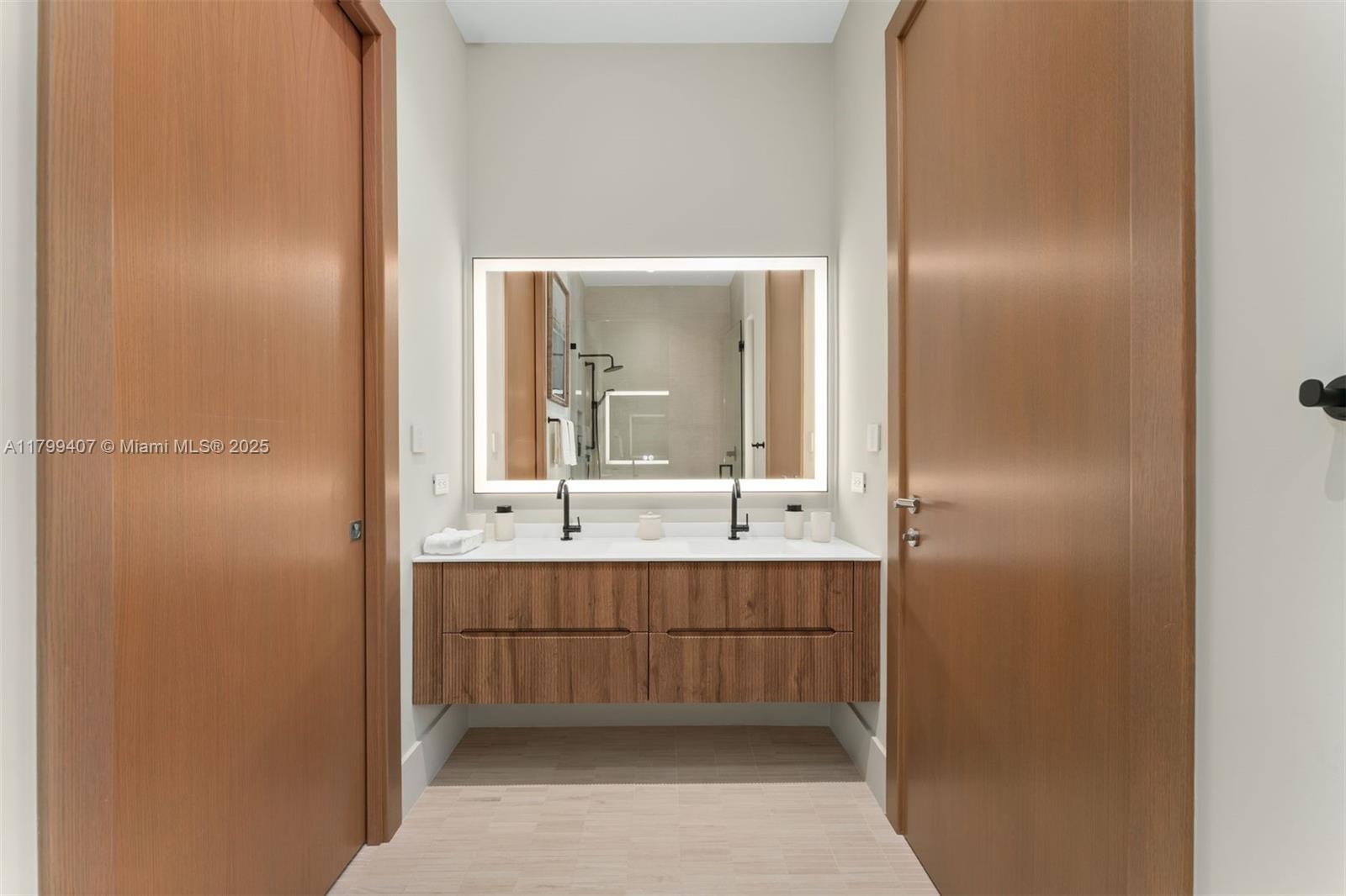 2323 SW 2nd Ave Miami, FL 33129