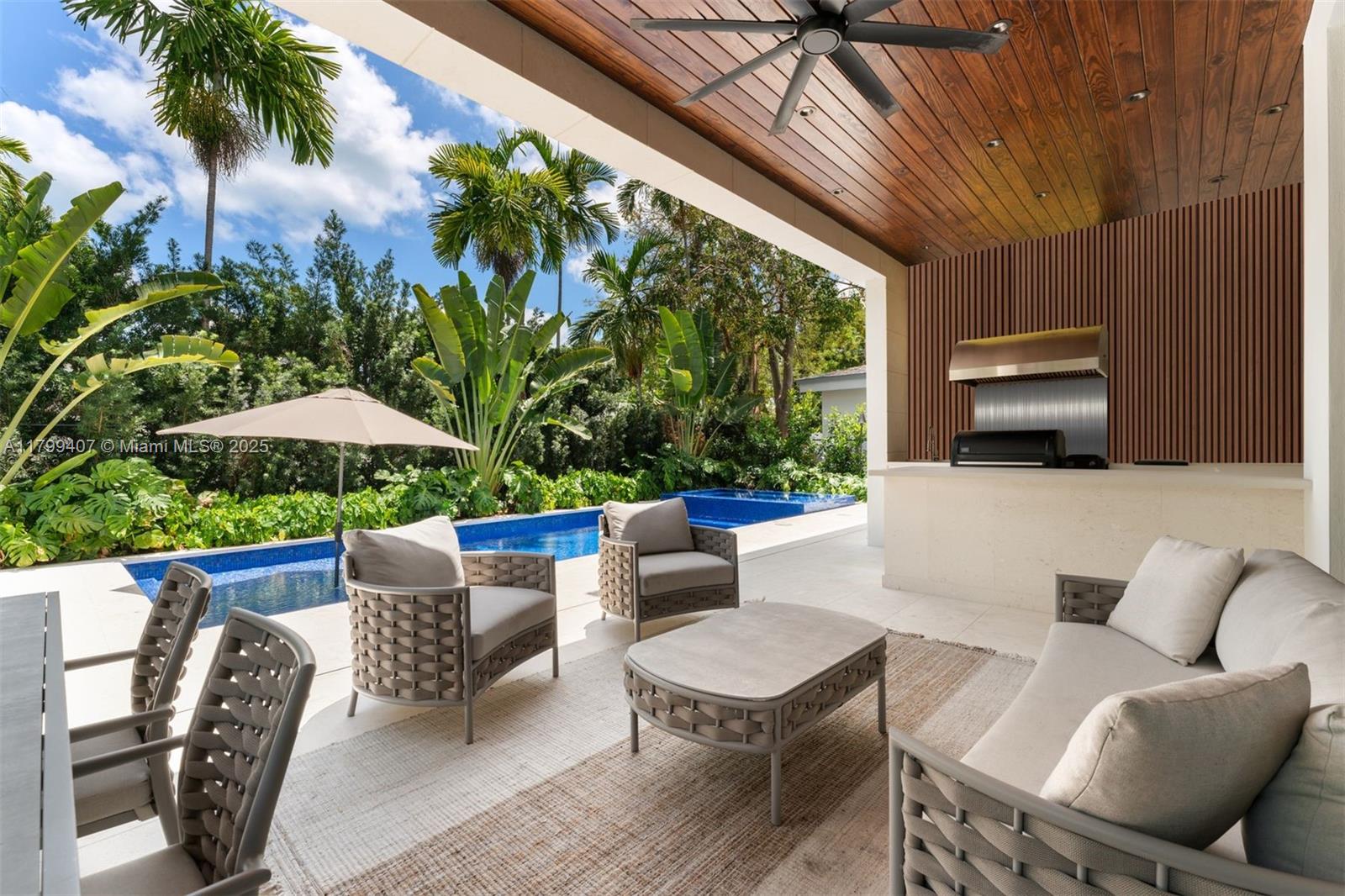 2323 SW 2nd Ave Miami, FL 33129