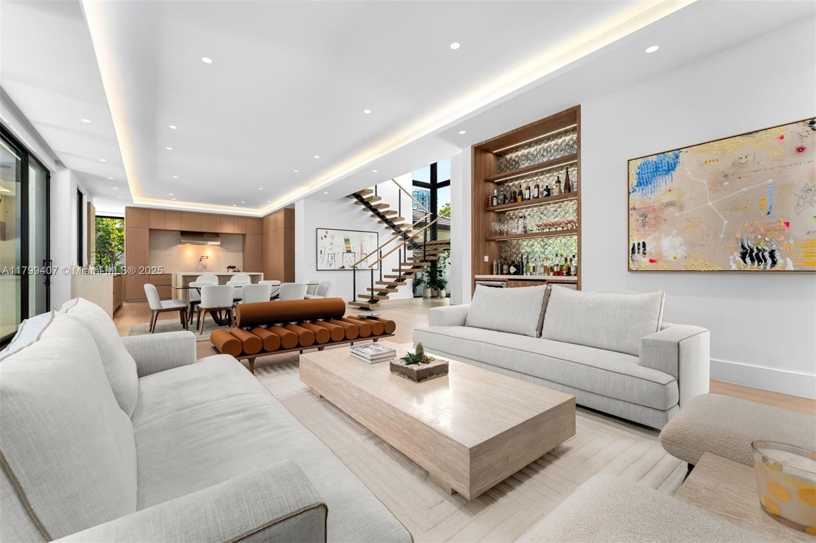 2323 SW 2nd Ave Miami, FL 33129