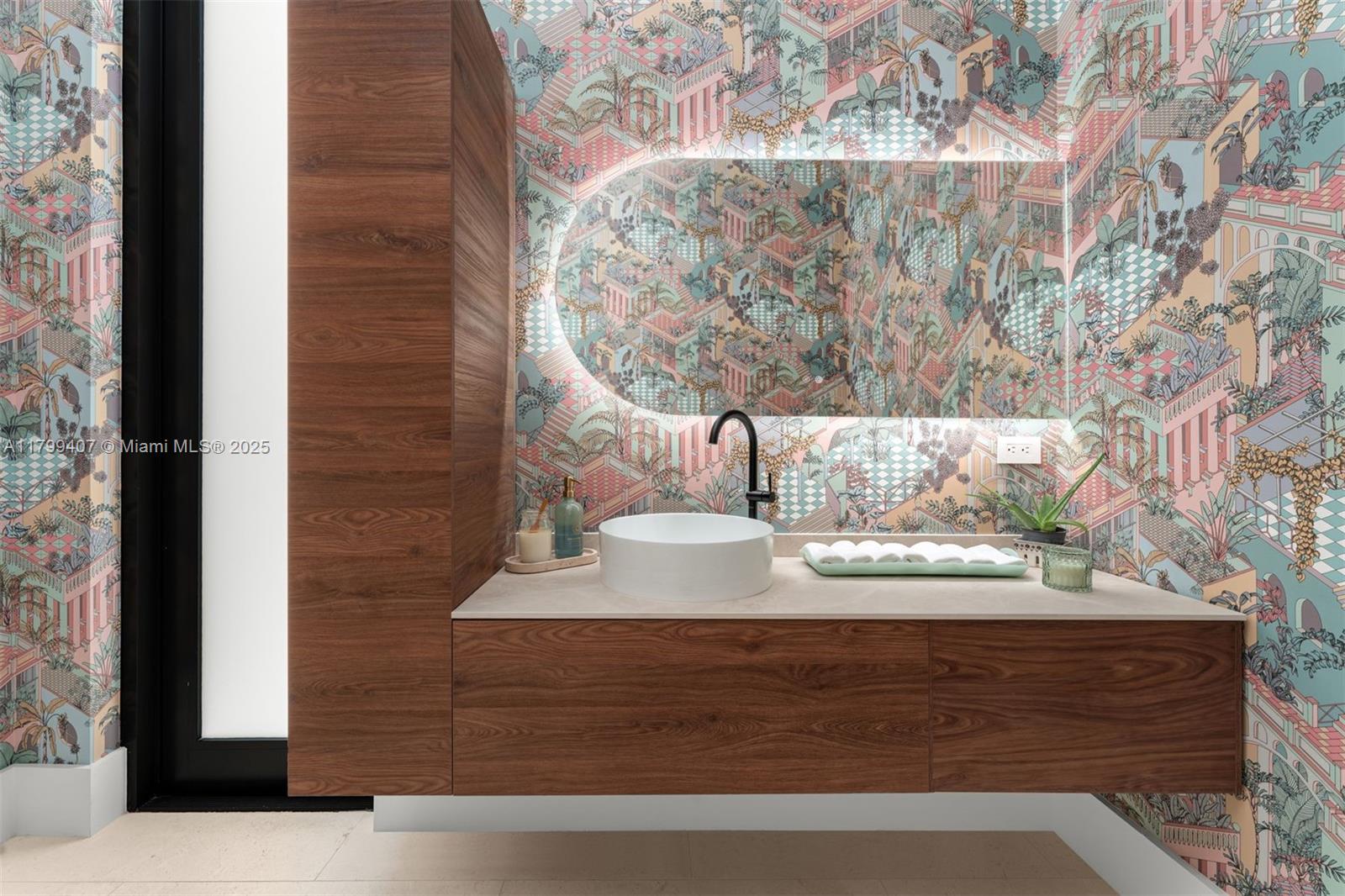 2323 SW 2nd Ave Miami, FL 33129