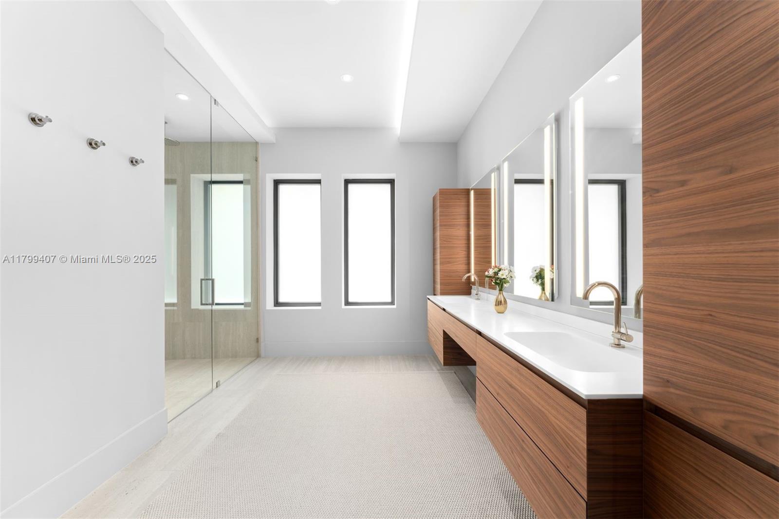 2323 SW 2nd Ave Miami, FL 33129