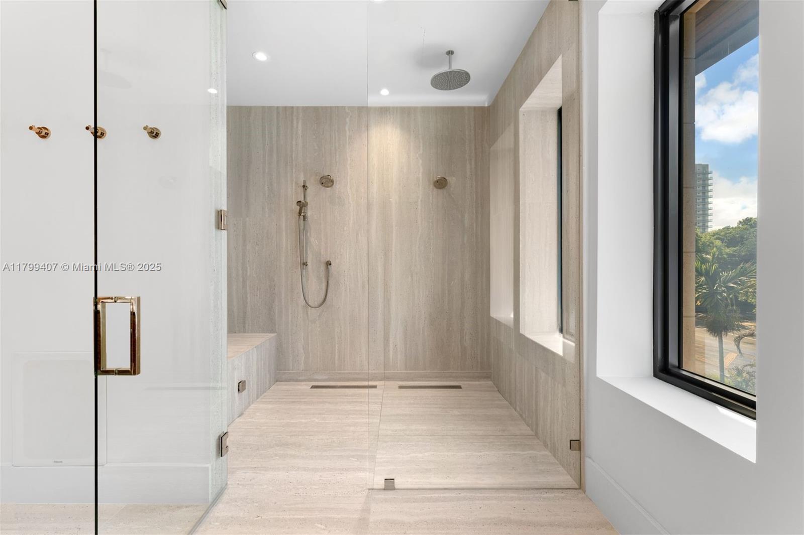 2323 SW 2nd Ave Miami, FL 33129