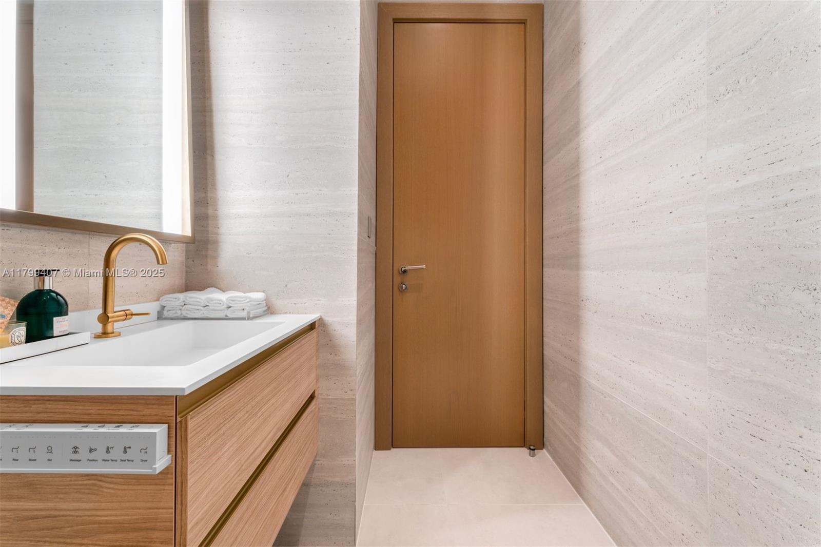 2323 SW 2nd Ave Miami, FL 33129