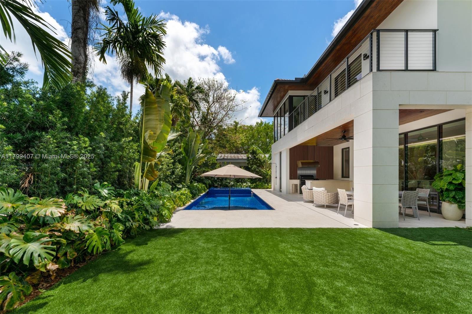 2323 SW 2nd Ave Miami, FL 33129