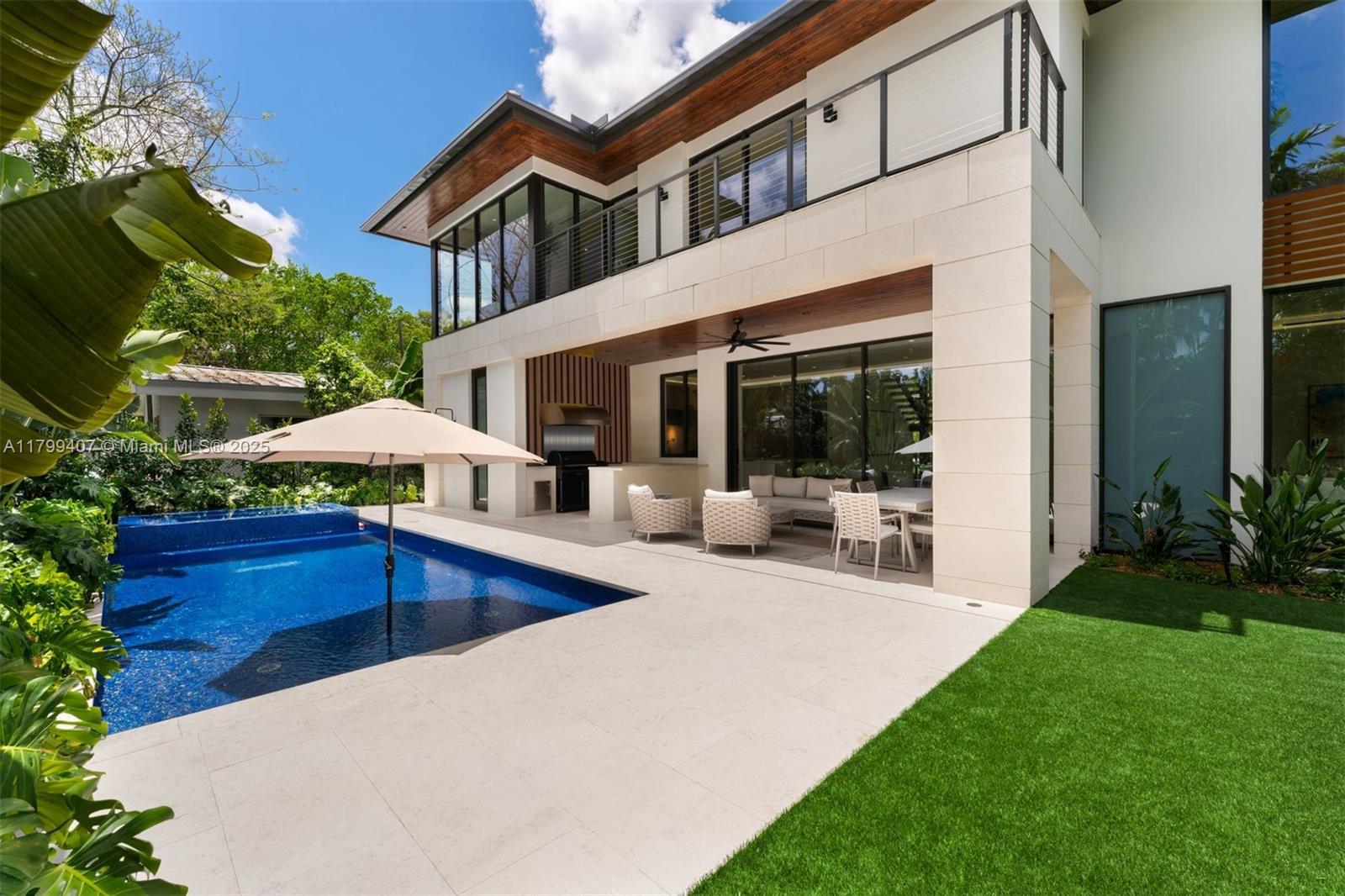 2323 SW 2nd Ave Miami, FL 33129