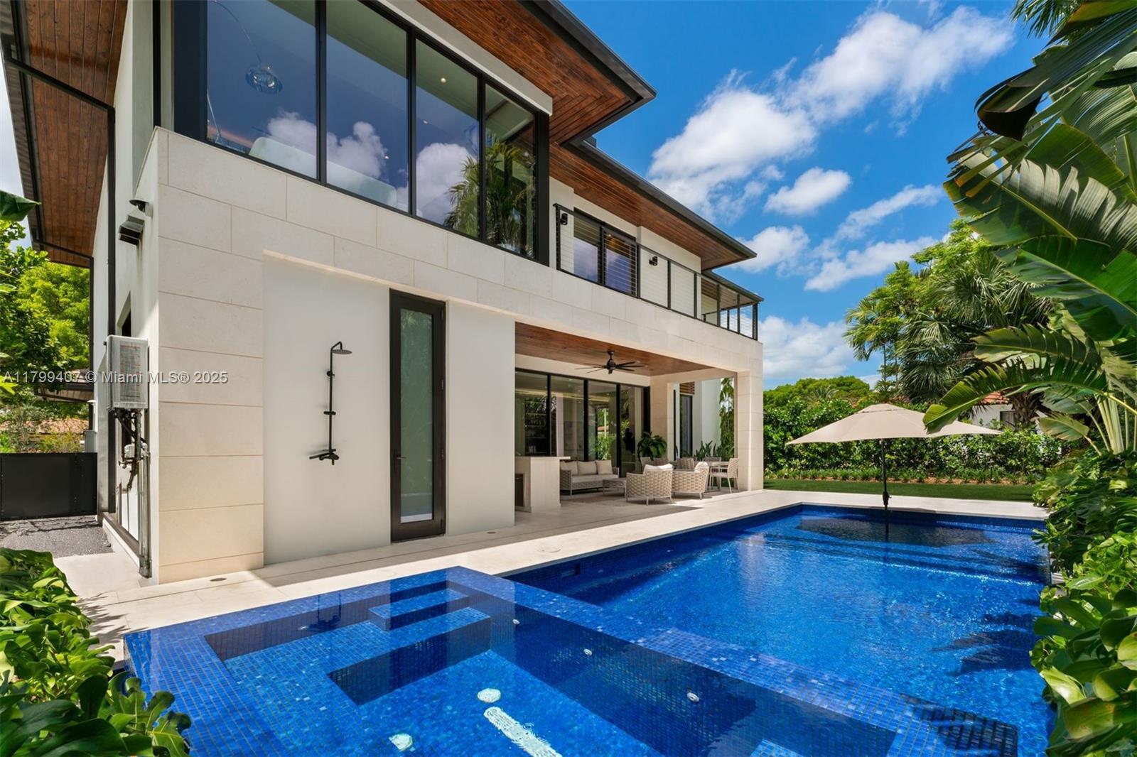 2323 SW 2nd Ave Miami, FL 33129