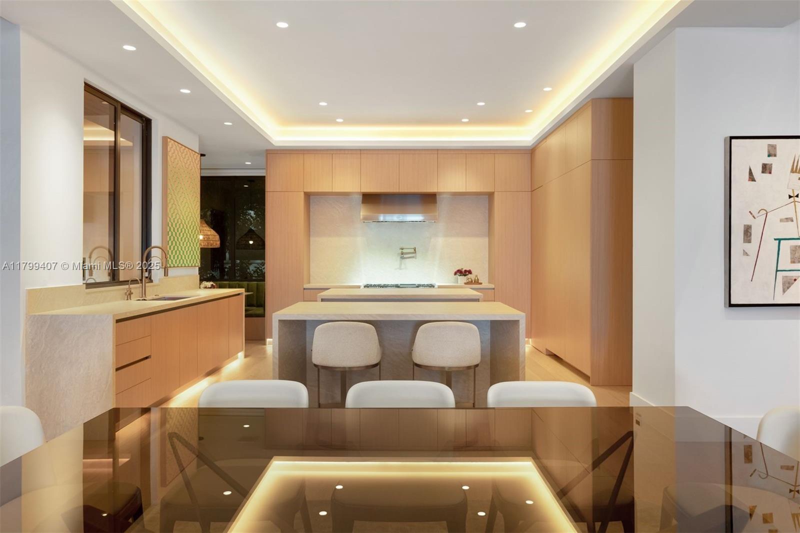 2323 SW 2nd Ave Miami, FL 33129