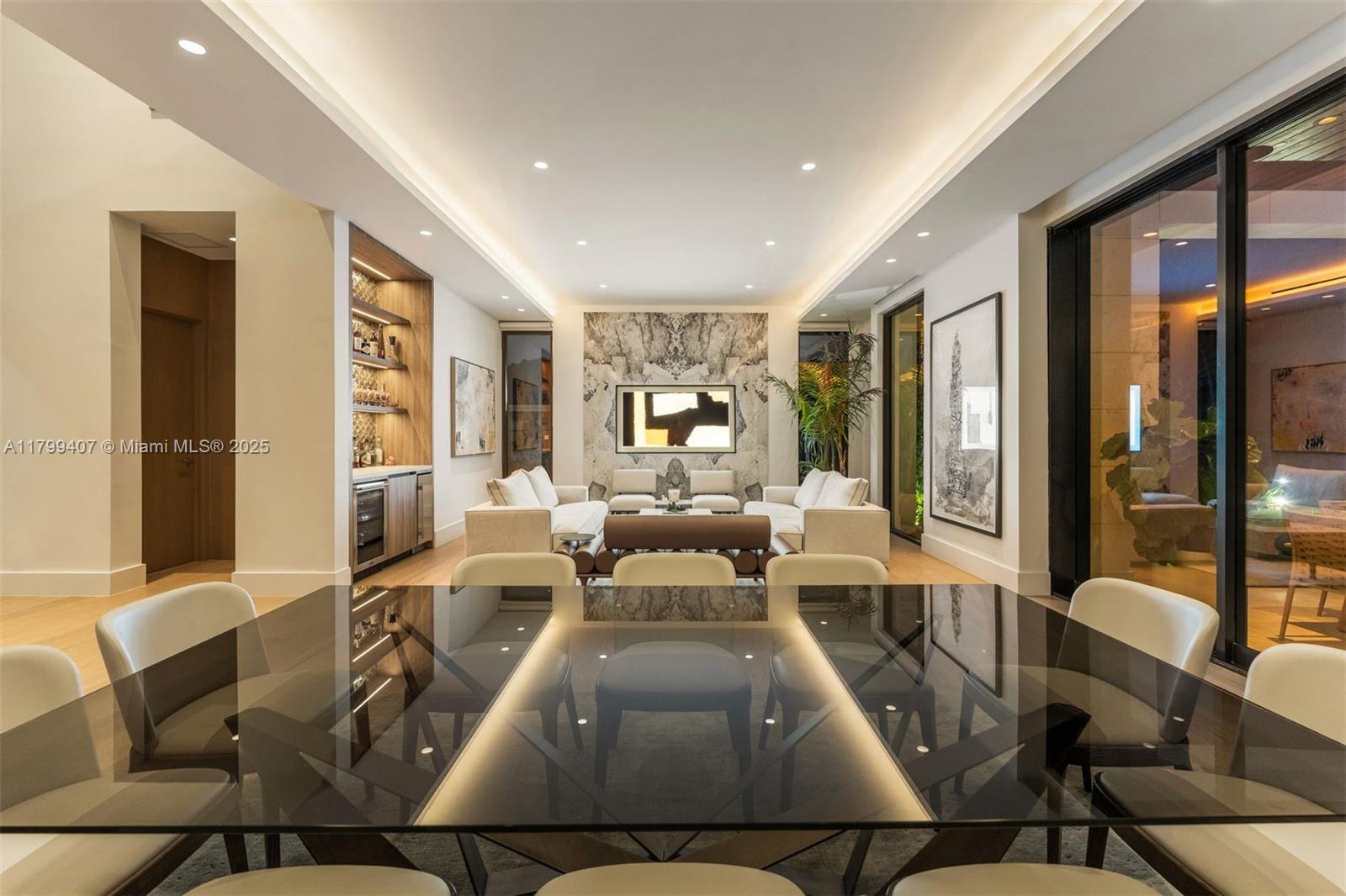 2323 SW 2nd Ave Miami, FL 33129