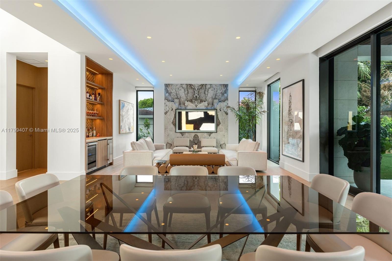 2323 SW 2nd Ave Miami, FL 33129